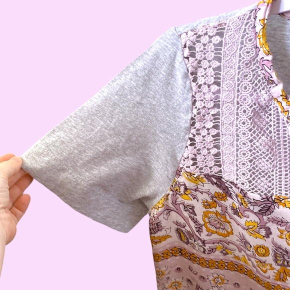ANTHROPOLOGIE Gray/Purple Mixed Media Floral Top by Tiny, Size M. - Picture 11 of 14